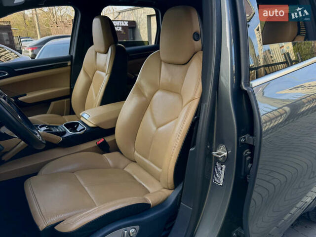 Сірий Порше Cayenne, об'ємом двигуна 3.6 л та пробігом 61 тис. км за 29900 $, фото 7 на Automoto.ua