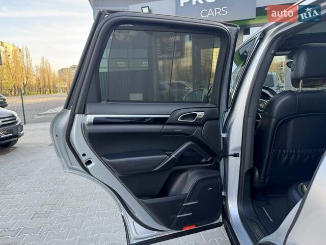 Порше Каен 2017 в Киеве на Automoto.ua Серый Порше Каен, объемом двигателя 3.6 л и пробегом 130 тыс. км за 33999 $, фото 35 на Automoto.ua