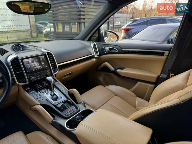 Сірий Порше Cayenne, об'ємом двигуна 3.6 л та пробігом 61 тис. км за 29900 $, фото 13 на Automoto.ua
