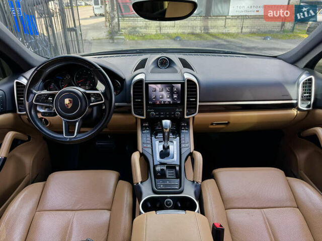 Сірий Порше Cayenne, об'ємом двигуна 3.6 л та пробігом 61 тис. км за 29900 $, фото 12 на Automoto.ua