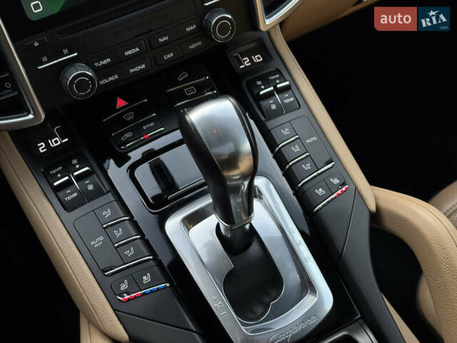 Сірий Порше Cayenne, об'ємом двигуна 3.6 л та пробігом 61 тис. км за 29900 $, фото 19 на Automoto.ua