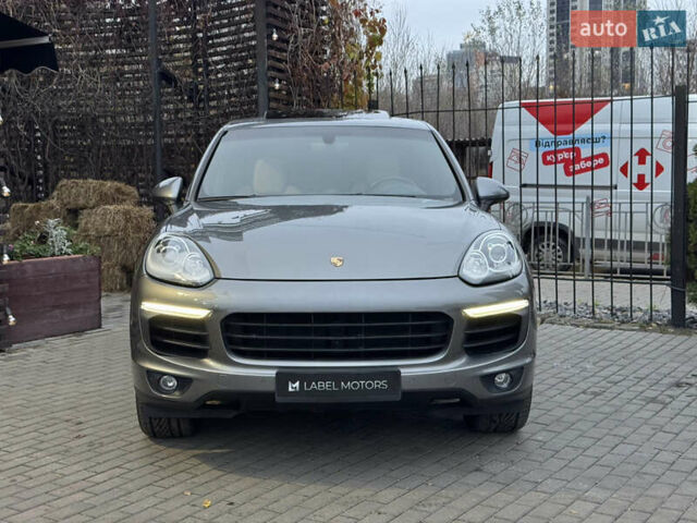 Сірий Порше Cayenne, об'ємом двигуна 3.6 л та пробігом 61 тис. км за 29900 $, фото 1 на Automoto.ua