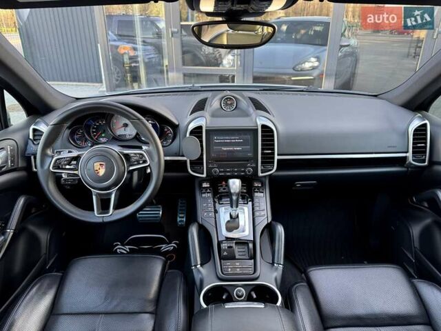 Порше Каен 2017 в Киеве на Automoto.ua Серый Порше Каен, объемом двигателя 3.6 л и пробегом 130 тыс. км за 33999 $, фото 28 на Automoto.ua