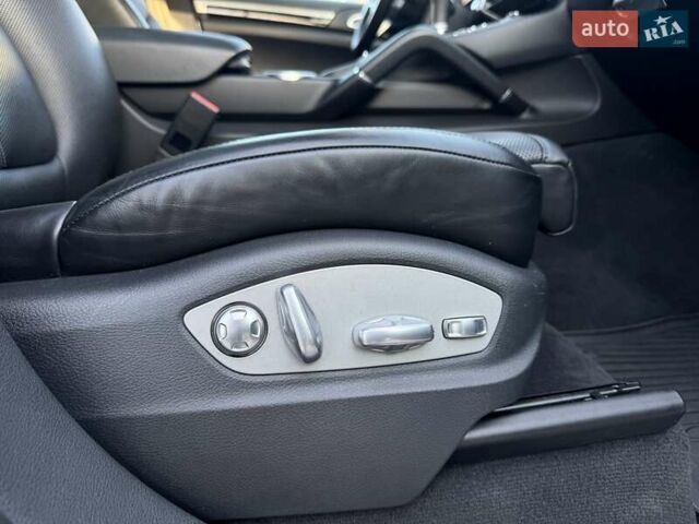 Порше Каен 2017 в Киеве на Automoto.ua Серый Порше Каен, объемом двигателя 3.6 л и пробегом 130 тыс. км за 33999 $, фото 30 на Automoto.ua