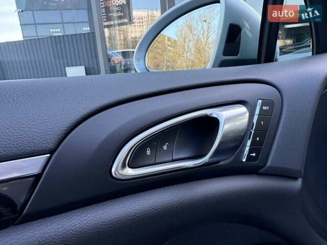 Порше Каен 2017 в Киеве на Automoto.ua Серый Порше Каен, объемом двигателя 3.6 л и пробегом 130 тыс. км за 33999 $, фото 22 на Automoto.ua