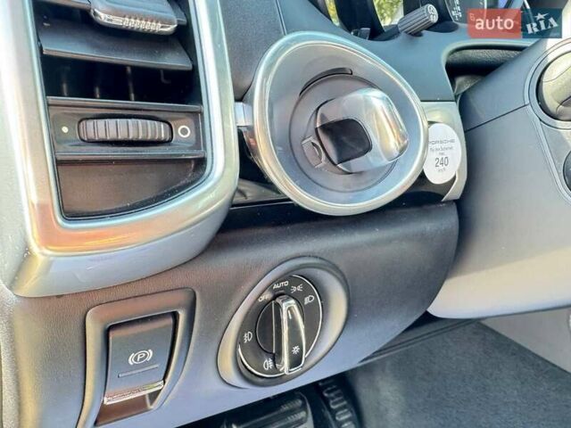 Сірий Порше Cayenne, об'ємом двигуна 2.97 л та пробігом 162 тис. км за 43200 $, фото 11 на Automoto.ua