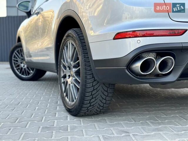 Порше Каен 2017 в Киеве на Automoto.ua Серый Порше Каен, объемом двигателя 3.6 л и пробегом 130 тыс. км за 33999 $, фото 17 на Automoto.ua