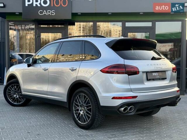 Порше Каен 2017 в Киеве на Automoto.ua Серый Порше Каен, объемом двигателя 3.6 л и пробегом 130 тыс. км за 33999 $, фото 12 на Automoto.ua