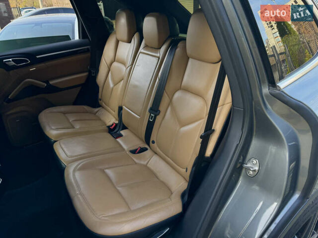 Сірий Порше Cayenne, об'ємом двигуна 3.6 л та пробігом 61 тис. км за 29900 $, фото 8 на Automoto.ua