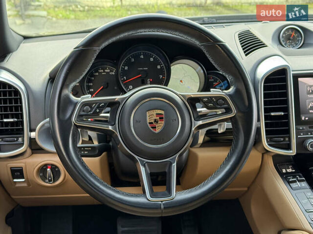 Сірий Порше Cayenne, об'ємом двигуна 3.6 л та пробігом 61 тис. км за 29900 $, фото 14 на Automoto.ua