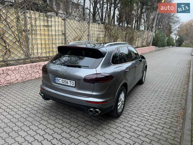 Серый Порше Каен, объемом двигателя 3.6 л и пробегом 57 тыс. км за 32900 $, фото 2 на Automoto.ua