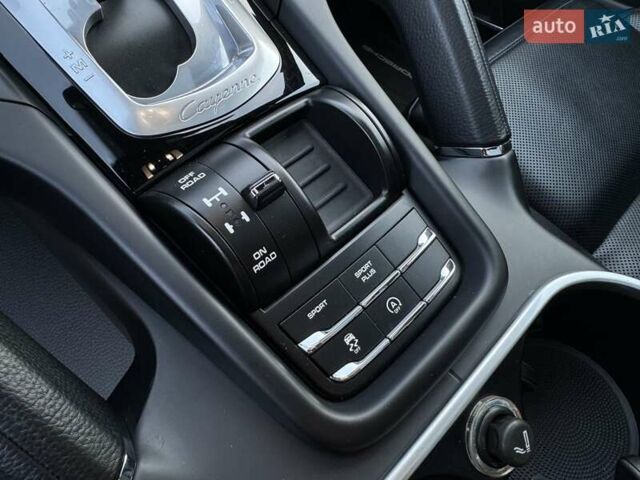 Порше Каен 2017 в Киеве на Automoto.ua Серый Порше Каен, объемом двигателя 3.6 л и пробегом 130 тыс. км за 33999 $, фото 36 на Automoto.ua