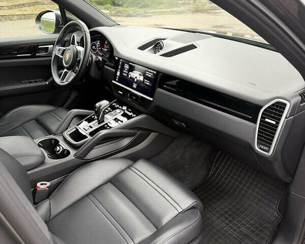 Серый Порше Каен, объемом двигателя 3 л и пробегом 60 тыс. км за 60500 $, фото 27 на Automoto.ua