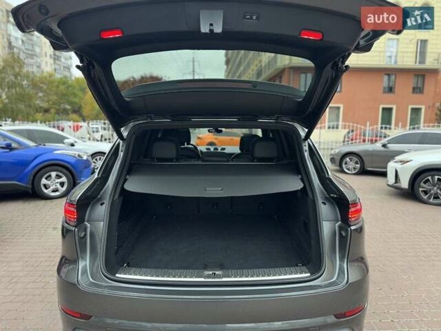 Порше Каен 2018 в Одессе на Automoto.ua Серый Порше Каен, объемом двигателя 2.89 л и пробегом 59 тыс. км за 49900 $, фото 30 на Automoto.ua