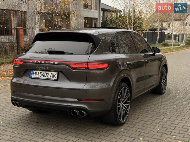 Серый Порше Каен, объемом двигателя 2.89 л и пробегом 59 тыс. км за 57000 $, фото 12 на Automoto.ua