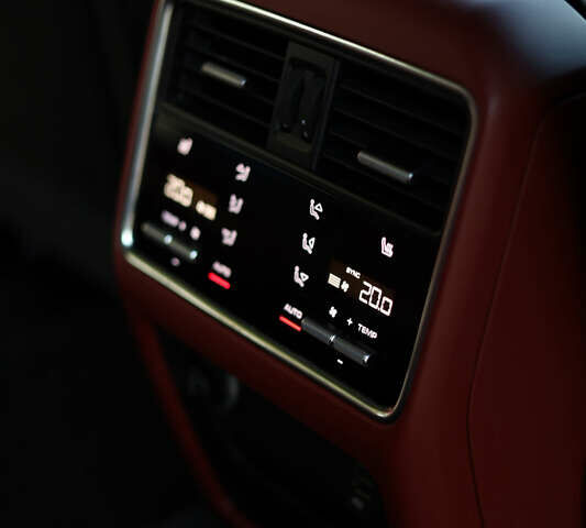 Порше Каен 2018 в Ужгороде на Automoto.ua Серый Порше Каен, объемом двигателя 4 л и пробегом 89 тыс. км за 69000 $, фото 8 на Automoto.ua