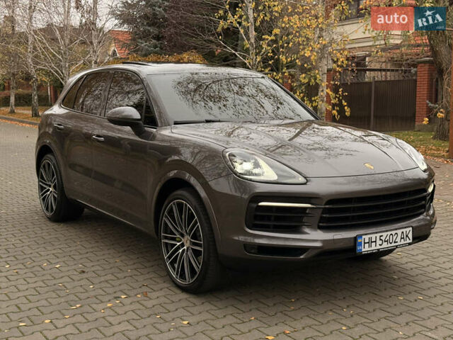 Серый Порше Каен, объемом двигателя 2.89 л и пробегом 59 тыс. км за 57000 $, фото 3 на Automoto.ua