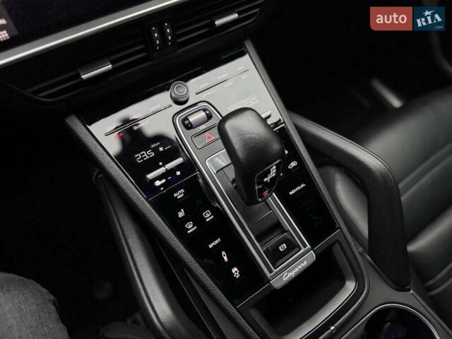 Порше Каен 2018 в Одессе на Automoto.ua Серый Порше Каен, объемом двигателя 2.89 л и пробегом 59 тыс. км за 49900 $, фото 23 на Automoto.ua