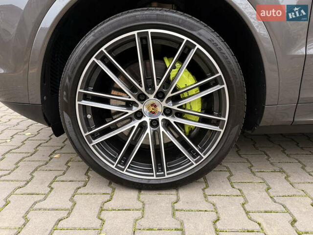 Серый Порше Каен, объемом двигателя 2.89 л и пробегом 59 тыс. км за 57000 $, фото 31 на Automoto.ua