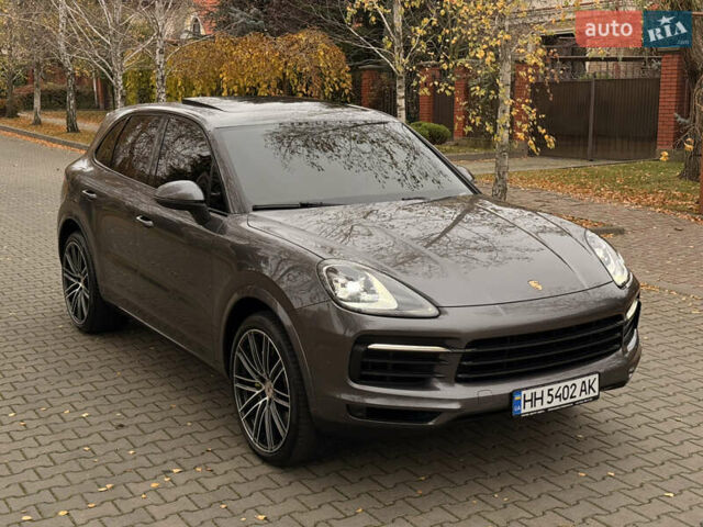 Серый Порше Каен, объемом двигателя 2.89 л и пробегом 59 тыс. км за 57000 $, фото 4 на Automoto.ua