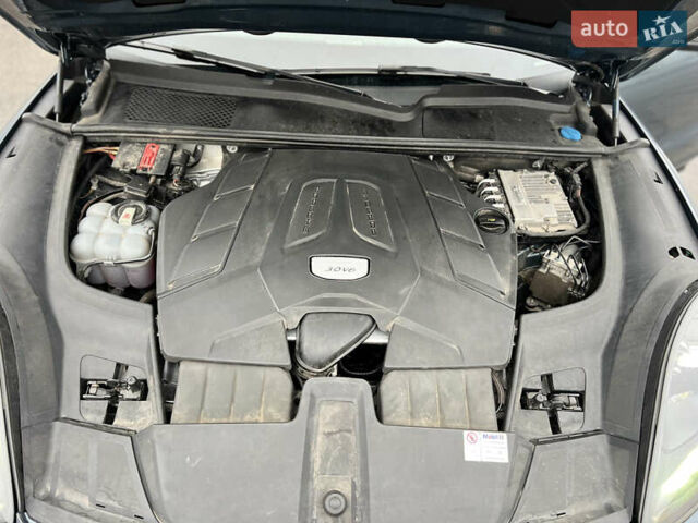 Сірий Порше Cayenne, об'ємом двигуна 3 л та пробігом 132 тис. км за 53000 $, фото 12 на Automoto.ua