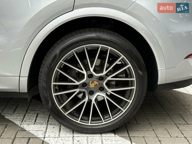 Серый Порше Каен, объемом двигателя 2.9 л и пробегом 37 тыс. км за 67000 $, фото 12 на Automoto.ua