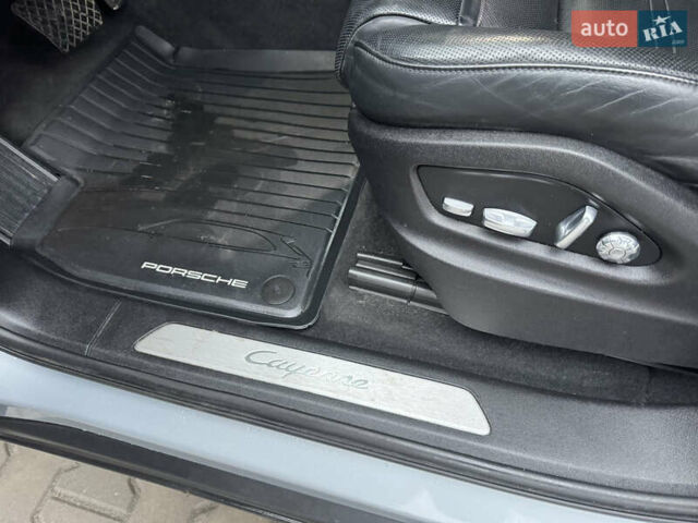 Сірий Порше Cayenne, об'ємом двигуна 3 л та пробігом 149 тис. км за 39300 $, фото 38 на Automoto.ua