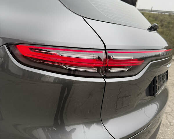 Серый Порше Каен, объемом двигателя 3 л и пробегом 60 тыс. км за 60500 $, фото 26 на Automoto.ua