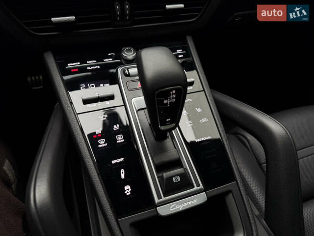 Серый Порше Каен, объемом двигателя 2.9 л и пробегом 37 тыс. км за 67000 $, фото 24 на Automoto.ua