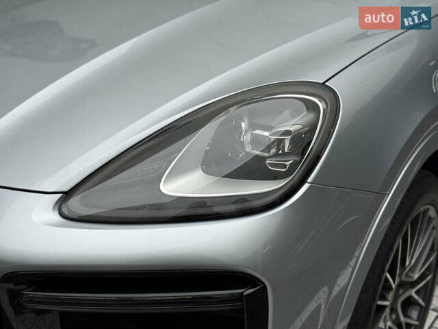 Серый Порше Каен, объемом двигателя 2.9 л и пробегом 37 тыс. км за 67000 $, фото 2 на Automoto.ua