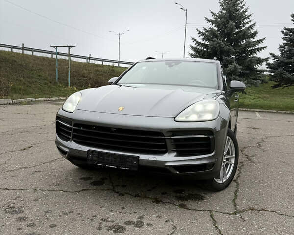 Серый Порше Каен, объемом двигателя 3 л и пробегом 60 тыс. км за 60500 $, фото 8 на Automoto.ua
