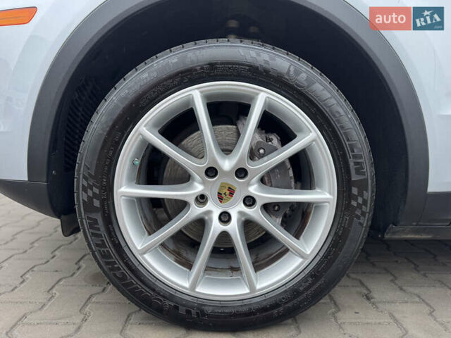 Сірий Порше Cayenne, об'ємом двигуна 3 л та пробігом 149 тис. км за 39300 $, фото 14 на Automoto.ua
