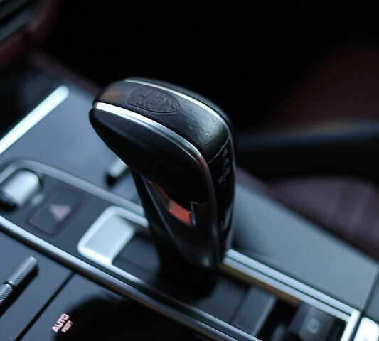 Порше Каен 2018 в Ужгороде на Automoto.ua Серый Порше Каен, объемом двигателя 4 л и пробегом 89 тыс. км за 69000 $, фото 6 на Automoto.ua