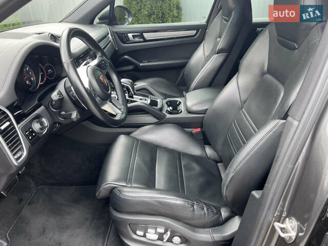 Сірий Порше Cayenne, об'ємом двигуна 2.89 л та пробігом 180 тис. км за 57500 $, фото 7 на Automoto.ua
