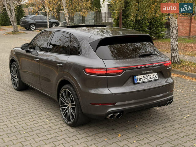 Серый Порше Каен, объемом двигателя 2.89 л и пробегом 59 тыс. км за 57000 $, фото 10 на Automoto.ua