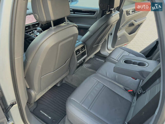 Серый Порше Каен, объемом двигателя 3 л и пробегом 78 тыс. км за 59999 $, фото 42 на Automoto.ua