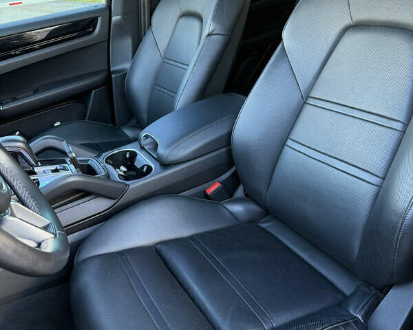 Сірий Порше Cayenne, об'ємом двигуна 3 л та пробігом 119 тис. км за 46000 $, фото 15 на Automoto.ua