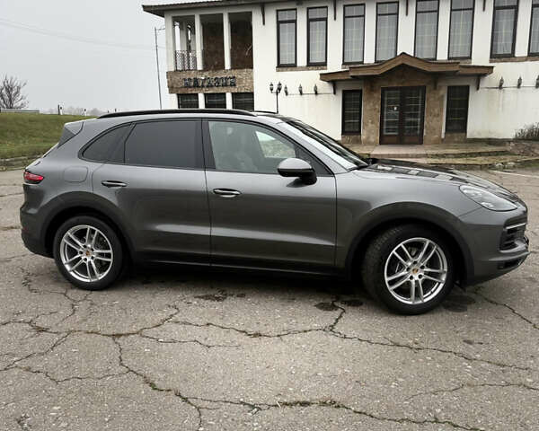 Серый Порше Каен, объемом двигателя 3 л и пробегом 60 тыс. км за 60500 $, фото 11 на Automoto.ua