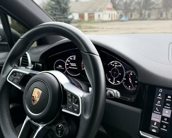 Серый Порше Каен, объемом двигателя 3 л и пробегом 60 тыс. км за 60500 $, фото 41 на Automoto.ua