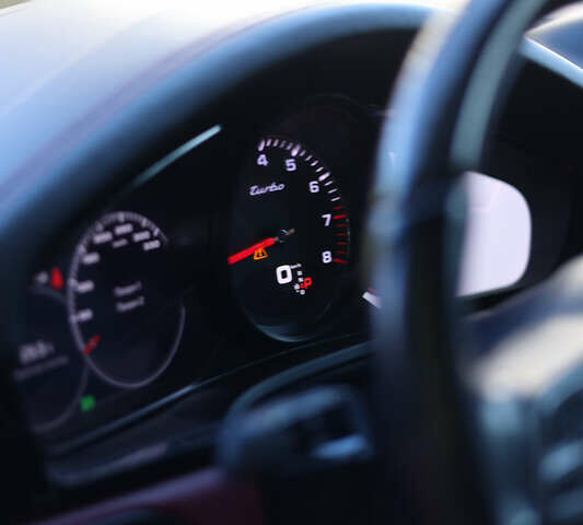 Порше Каен 2018 в Ужгороде на Automoto.ua Серый Порше Каен, объемом двигателя 4 л и пробегом 89 тыс. км за 69000 $, фото 5 на Automoto.ua