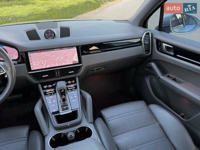 Серый Порше Каен, объемом двигателя 3 л и пробегом 78 тыс. км за 59999 $, фото 40 на Automoto.ua