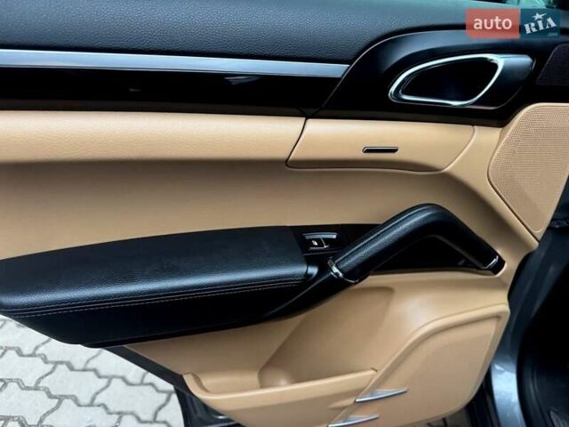 Сірий Порше Cayenne, об'ємом двигуна 3.6 л та пробігом 50 тис. км за 37900 $, фото 11 на Automoto.ua