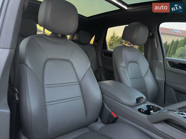 Серый Порше Каен, объемом двигателя 3 л и пробегом 78 тыс. км за 59999 $, фото 35 на Automoto.ua