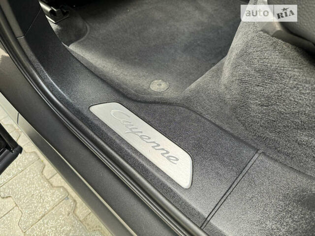 Сірий Порше Cayenne, об'ємом двигуна 3 л та пробігом 56 тис. км за 58000 $, фото 47 на Automoto.ua