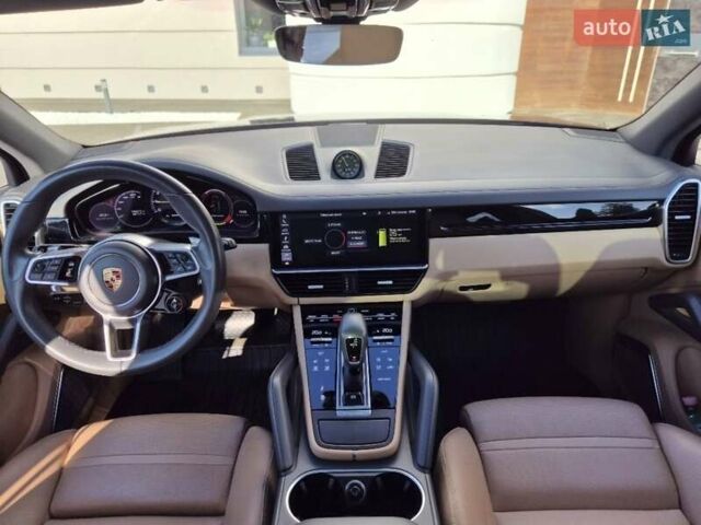 Серый Порше Каен, объемом двигателя 3 л и пробегом 115 тыс. км за 85000 $, фото 23 на Automoto.ua