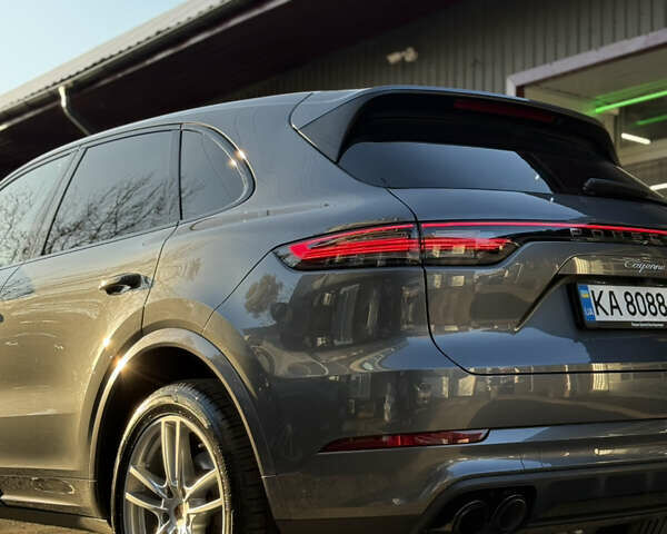 Серый Порше Каен, объемом двигателя 3 л и пробегом 75 тыс. км за 62000 $, фото 28 на Automoto.ua