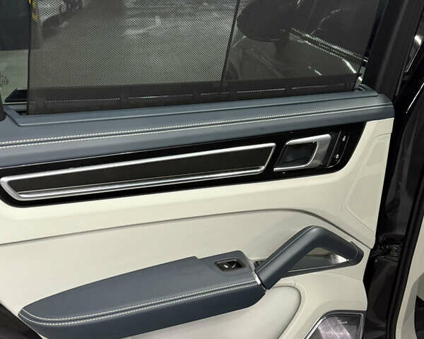Сірий Порше Cayenne, об'ємом двигуна 4 л та пробігом 50 тис. км за 99000 $, фото 19 на Automoto.ua