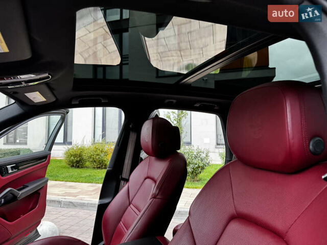 Серый Порше Каен, объемом двигателя 3 л и пробегом 86 тыс. км за 54500 $, фото 20 на Automoto.ua