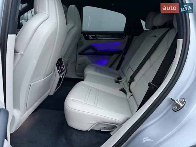 Сірий Порше Cayenne, об'ємом двигуна 2.89 л та пробігом 90 тис. км за 83500 $, фото 43 на Automoto.ua