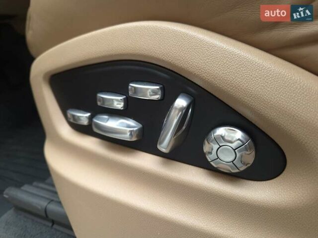 Серый Порше Каен, объемом двигателя 3 л и пробегом 115 тыс. км за 85000 $, фото 12 на Automoto.ua